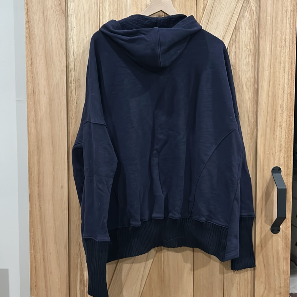 Bucketlist Pullover - image 3